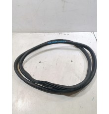 Уплотнитель двери задний правый