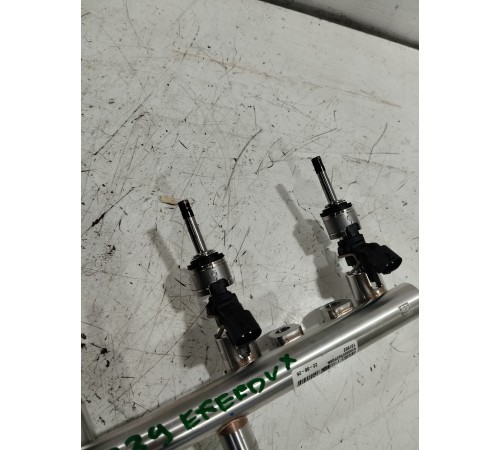 Топливная рампа с форсунками