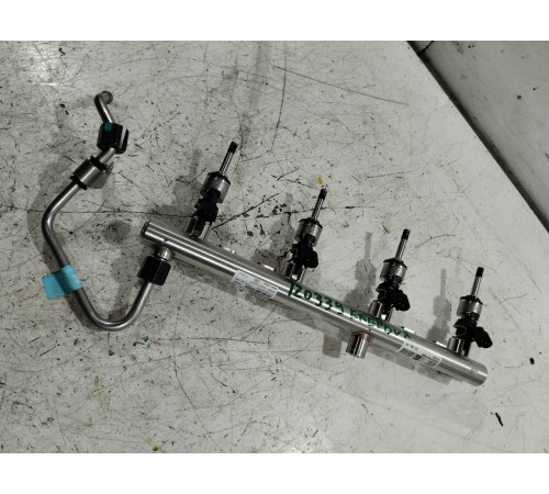 Топливная рампа с форсунками