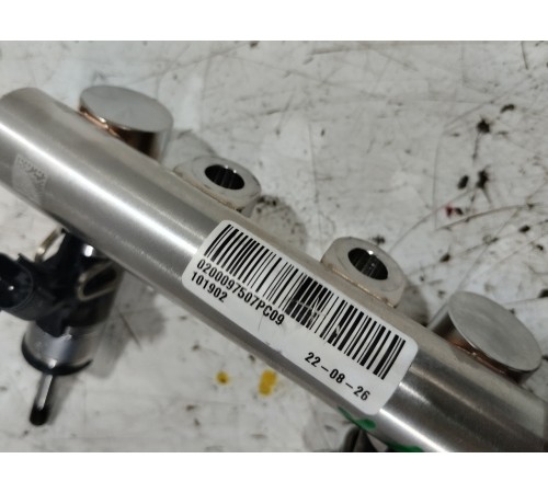 Топливная рампа с форсунками