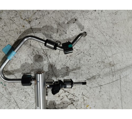 Топливная рампа с форсунками