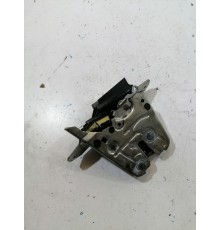 Замок крышки багажника