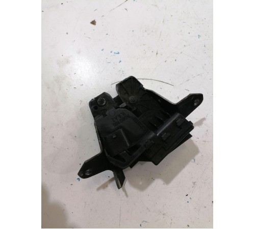 Замок крышки багажника