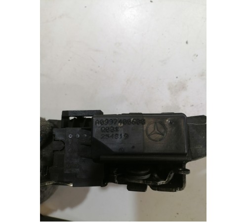 Замок крышки багажника