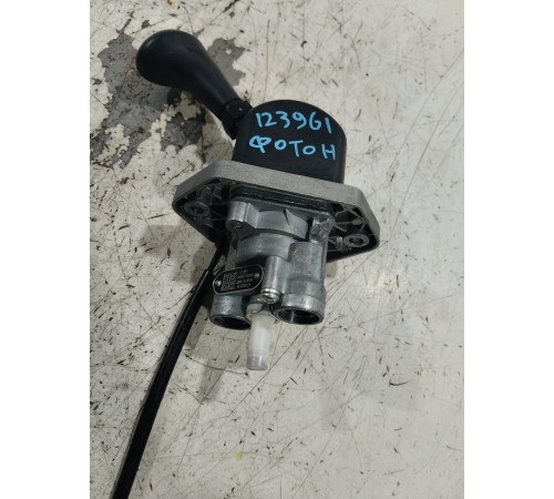 Кран ручного тормоза прицепа