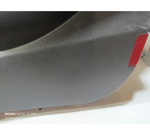 Обшивка двери передняя правая