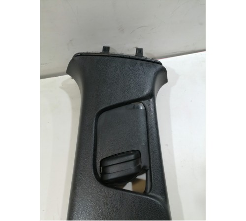 Обшивка центральной стойки левая верхняя