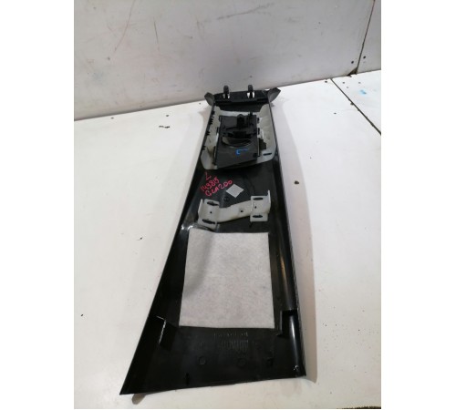 Обшивка центральной стойки левая верхняя