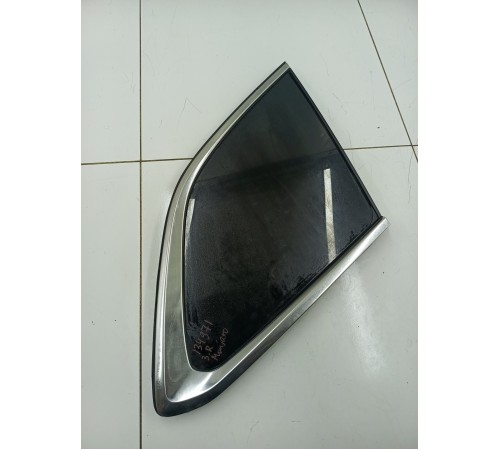 Глухое стекло заднее правое