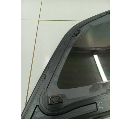 Глухое стекло заднее правое