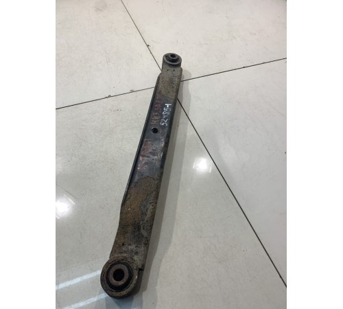 Рычаг задний (нижний,правый)