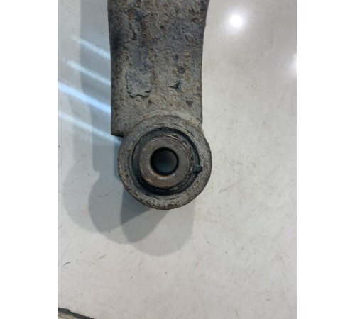 Рычаг задний (нижний,правый)