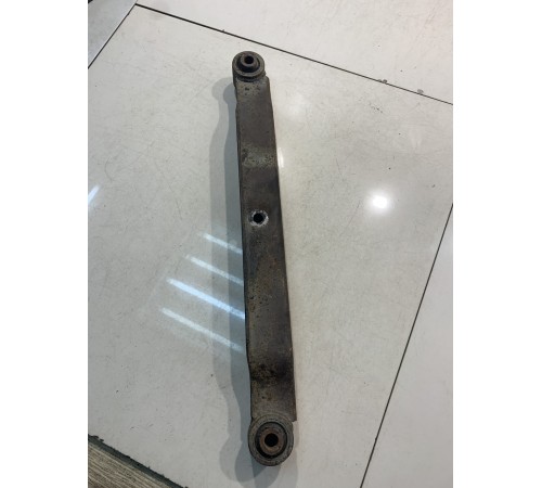 Рычаг задний (нижний,правый)