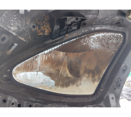 Глухое стекло(заднее левое)