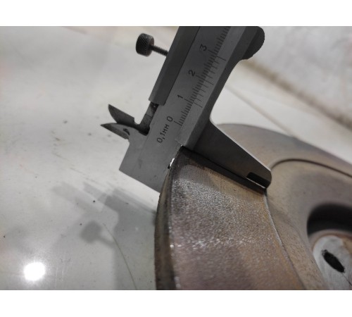 Тормозной диск (задний, правый)