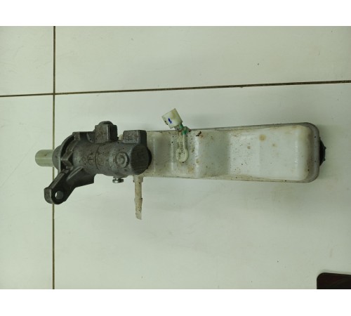 Главный тормозной цилиндр (с бачком)