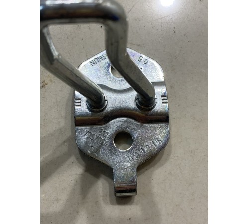 Ответная часть замка багажника