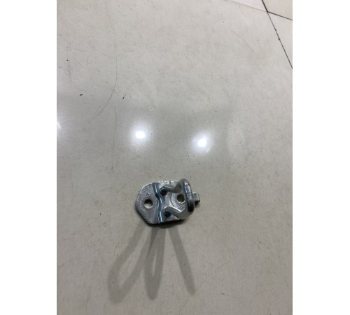 Ответная часть замка багажника