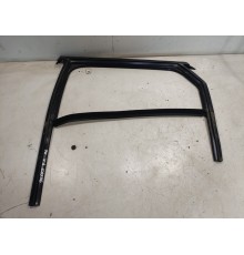 Уплотнитель стекла двери (задний левый)