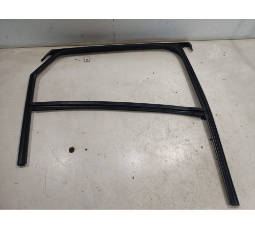 Уплотнитель стекла двери (задний левый)