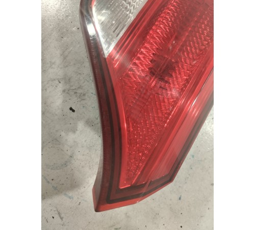 Фонарь крышки багажника левый