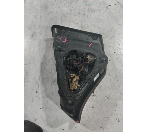 Фонарь крышки багажника левый