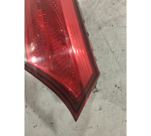 Фонарь крышки багажника левый