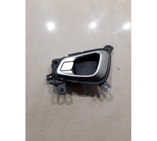 Ручка двери (передняя левая внутренняя)