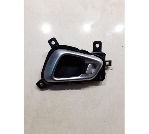 Ручка двери (передняя левая внутренняя)