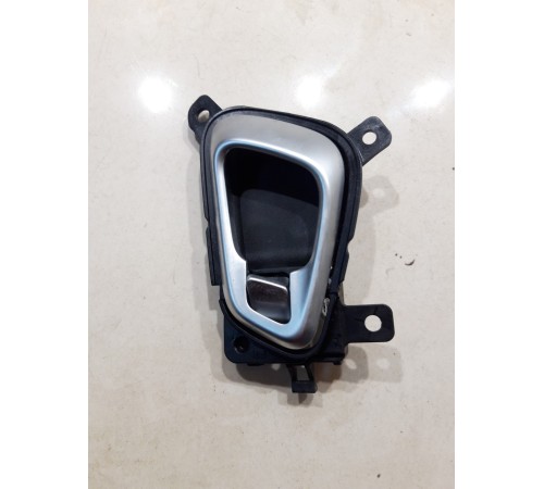 Ручка двери (передняя левая внутренняя)