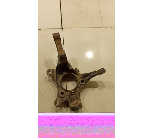 Кулак поворотный(передний правый)