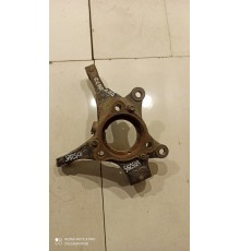 Кулак поворотный(передний правый)