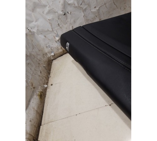 Обшивка двери (задняя правая)