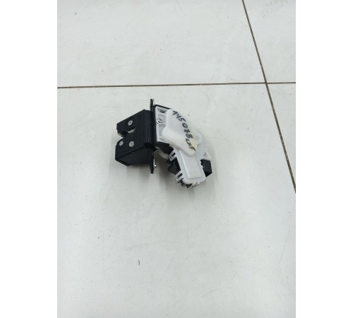 Замок багажника