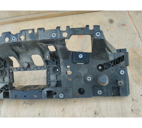 Панель передняя