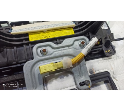 Подушка безопасности для колен с накладкой торпедо