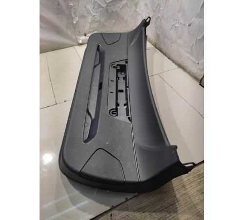 Обшивка крышки багажника