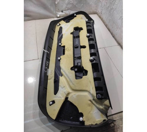 Обшивка крышки багажника