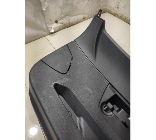 Обшивка крышки багажника