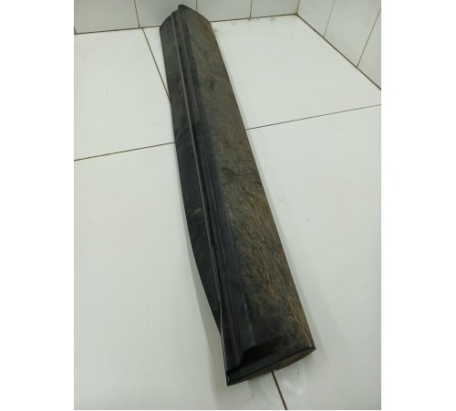 Молдинг двери передний левый 