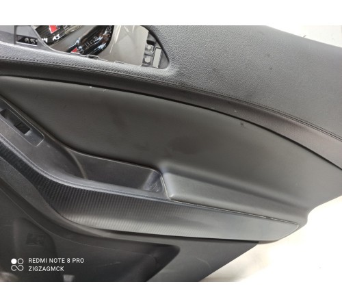 Обшивка двери (задняя правая)