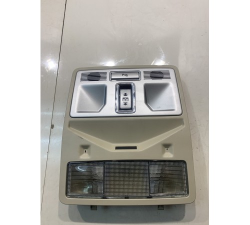 Плафон внутреннего освещения (передний)