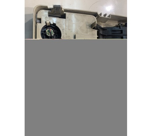 Плафон внутреннего освещения (передний)