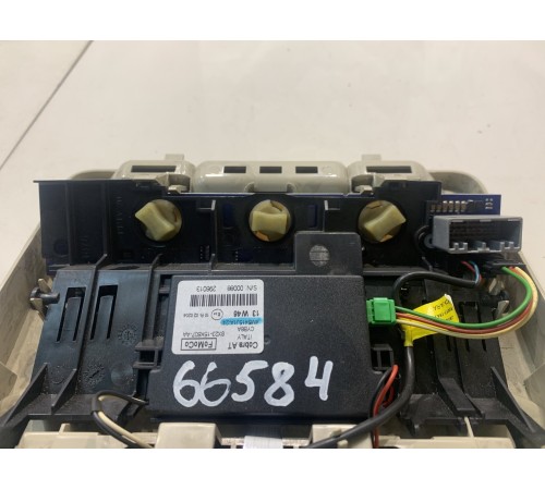 Плафон внутреннего освещения (передний)