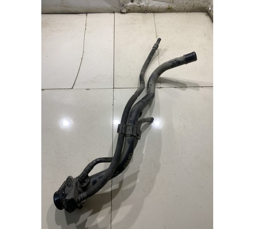 Горловина топливного бака