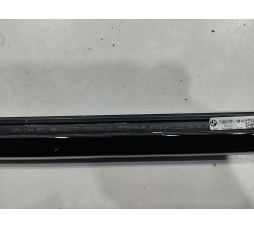 Уплотнитель стекла (передний правый)наружний