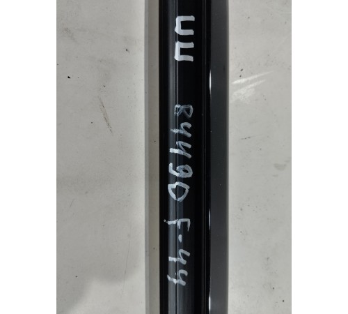 Уплотнитель стекла (передний правый)наружний