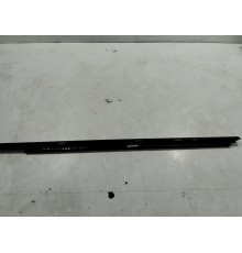 Уплотнитель стекла (передний правый)наружний