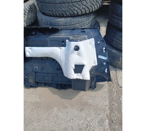 Обшивка багажника задняя левая