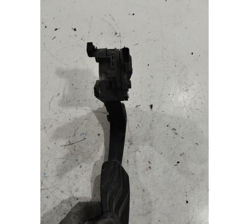 Педаль акселератора (газа)